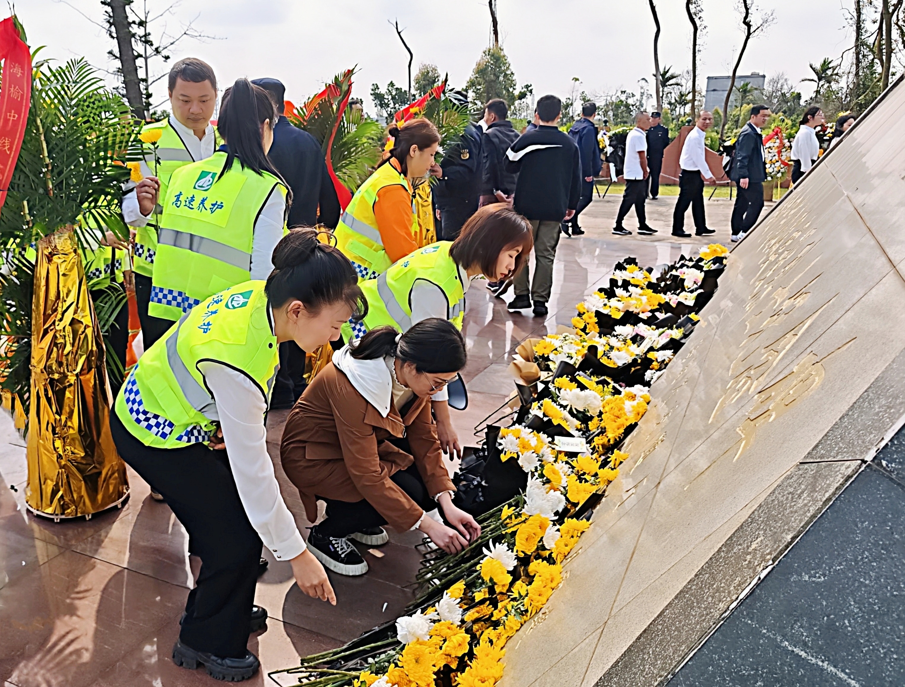 澳门新葡萄新京威尼斯养护公司？？？？？？诜止究埂扒迕魉寄钕攘摇ご兄路精神”主题活动